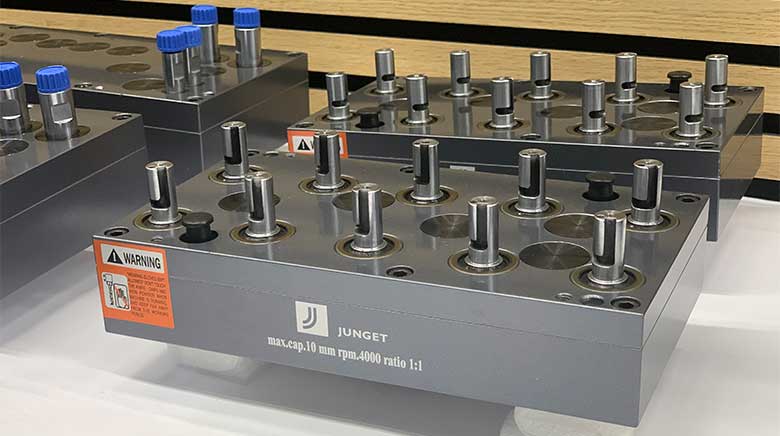 Borekasse til gennemløbsboremaskine